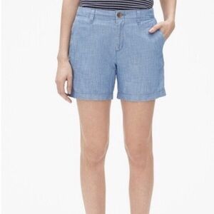 Gap Mid Rise 5" City Shorts in Chambray, NWT, Size 8